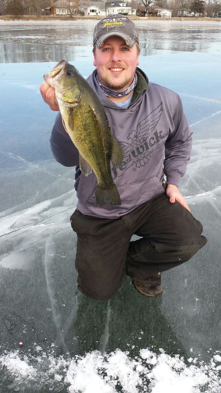 noah humfeld ice fishing bass